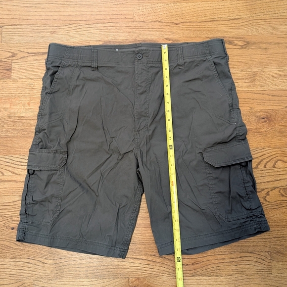 Lee Men's Cargo Shorts Dark Grey Extreme Motion Comfort Stretch Size 42 - Picture 6 of 7